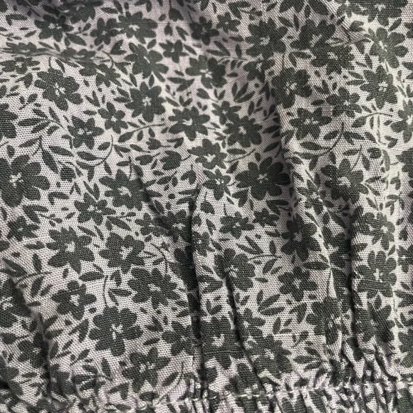 SO Goods For Life Floral Crop Top - Picture 3 of 5